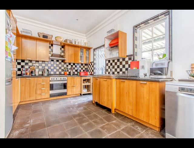 3 BEDROOM FREEHOLD FOR SALE IN PARKTOWN